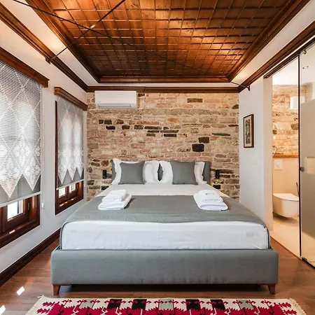 Dam Stone Boutique Hotel 3*