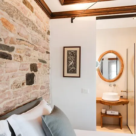 Hotel Dam Stone Boutique 3*