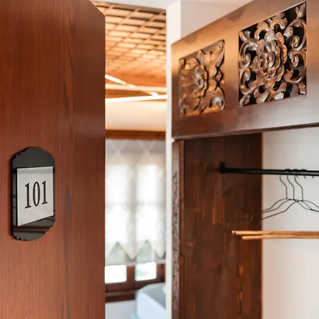 Dam Stone Boutique Hotel Gjirokastër