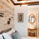 מלון Dam Stone Boutique 3*
