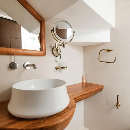 Dam Stone Boutique Hotel 3*