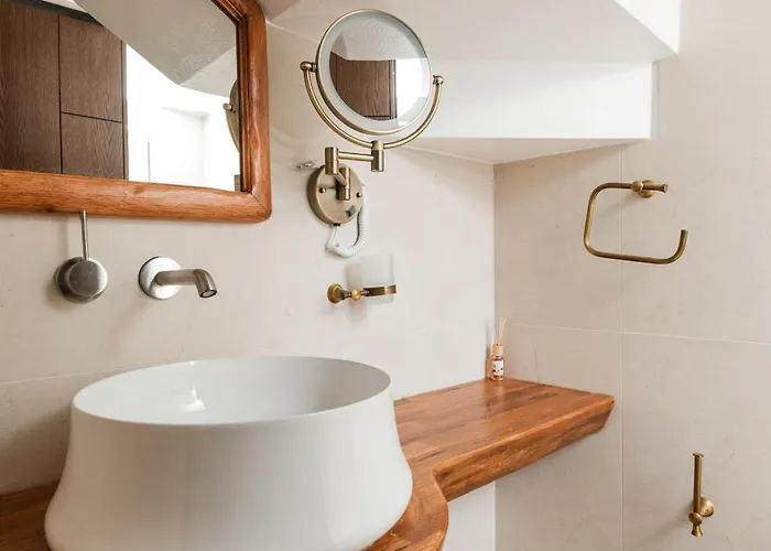 Dam Stone Boutique Hotel 3*